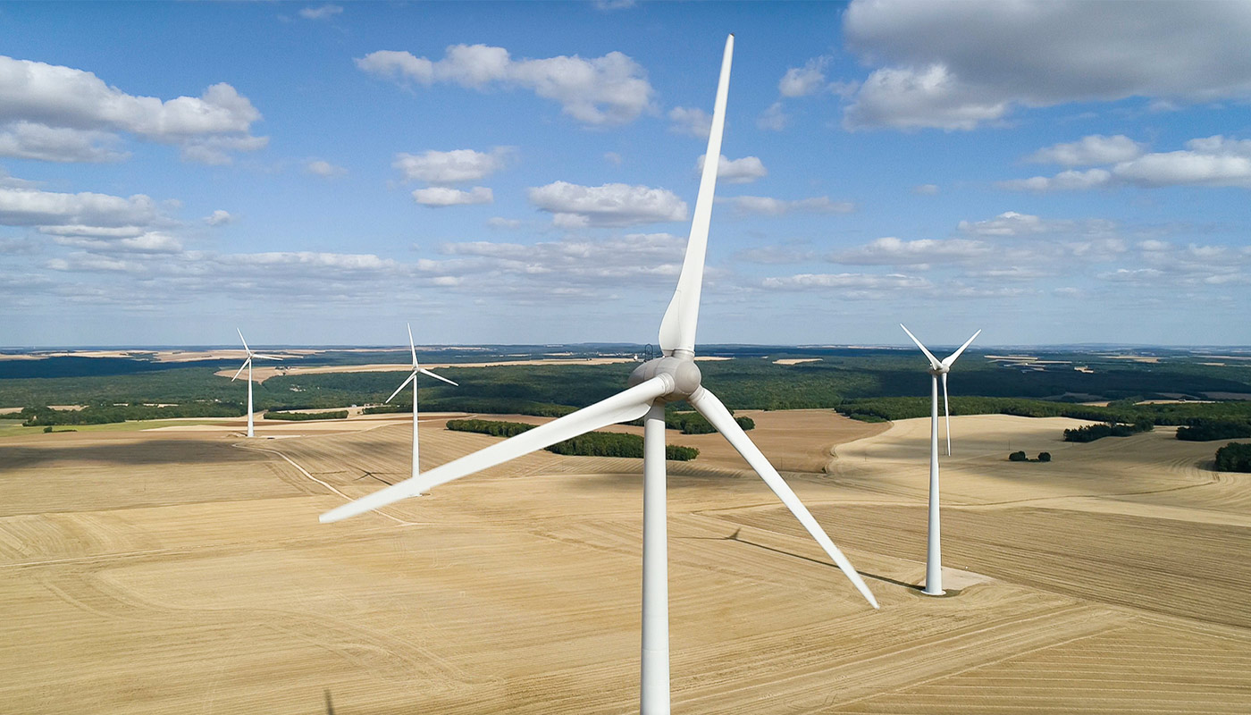 Massangis et ses éoliennes